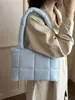 Bolsa de mão jaqueta de algodão com enchimento estilo europeu e americano para mulheres, design de nicho, nova bolsa de ombro de inverno, bolsa de axila xadrez da moda