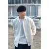Camisa de manga larga con solapa de diseño verde claro para hombre, marca de moda, top de temperamento casual, sensación de alta gama, protección solar, chaqueta fina