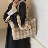 Estilo coreano Ins Cute Girl Tote Bag 2024 Nova Outono High-end Cor Contraste Listrado Grande Capacidade Bolsa de Ombro