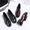 Sapatos de salto grosso moda feminina primavera e outono novos sapatos femininos arco pequenos sapatos de couro plus size mocassins femininos em estoque atacado