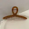 Presilha Presa para Mulheres Presilha Fosca Acessório de Cabelo Grampo de Alta Qualidade Grampo de Placa Leve Grande Cor Marrom Leite Presilha Tubarão Agarra-Cabelo Atacado