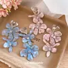 Aretes de Aguja Plateada con Borlas de Flor de Acetato Incrustadas de Diamantes, Aretes de Estilo Dulce de Vacaciones de Verano, Aretes de Diseño de Nicho