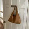 Bolsa tote retrô de grande capacidade para mulheres, nova moda outono 2026, casual e sofisticada, bolsa de ombro