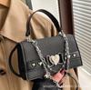 Bolsa Quadrada Pequena Fecho Moda Estilo Coreano Bolsa de Mão Coração 2023 Bolsa de Ombro Transversal Feminina Moda Simples Novo Estilo