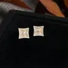 Aretes de Flor de Nácar Auténtico Estilo Francés y de Hada, Aretes de Mariposa de Circonita Elegantes y de Moda, Aretes Pequeños de Lujo Ligero Estilo Chanel