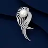 Broche de Asas de Anjo, Corsage de Pena e Pérola Personalizado de Alta Qualidade para Mulheres, Alfinete com Design de Luxo Acessível, Acessórios Elegantes para Terno