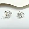 Pendientes de Botón de Flor Tridimensional Metálicos Minimalistas Retro Estilo Francés de Perla de Alto Brillo para Mujer, Pendientes de Diseño Único y Exagerado
