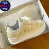 Tênis Novos Fofos Tendência Sola Grossa para Mulheres Primavera 2026, Sapatos Brancos de Nicho para Estudantes, Tênis Esportivos Casuais Respiráveis