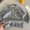 Liquidação de Roupas Infantis de Primavera e Outono com Preços com Desconto Liquidação de Tamanhos Descontinuados Roupa Infantil no Atacado!