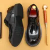 [Preventa No disponible] Zapatos Casuales de Negocios para Hombre de Pie Ancho Estilo Británico Cara Brillante Cabeza Grande Capa Piel de Vaca Derby Juvenil
