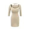 8693-26 Verão Estilo Coreano Slim-Fit Gola U Grande Liso Manga Média Cintura Marcada Bodycon Vestido Peça Única Bodycon