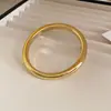Pulsera Redonda Cuadrada de Superficie Lisa Plegada Transfronteriza Europea y Americana Pulsera de Temperamento Estilo Frío Joyería de Mano de Lujo Ligero Sensación de Alta Gama Venta al por Mayor