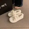 Sapatos peludos antiderrapantes femininos, novo estilo de inverno para exterior, forrados com fleece e espessados, mocassins de calçar, sapatos quentes de algodão estilo fada