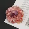 Nuevas Cabezas de Flores Artificiales de Peonía Decoración de Flores de Seda DIY Accesorios para el Cabello Hechos a Mano Pasadores Flores Artificiales Retro Europeas Fabricante Venta al por Mayor