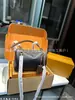 2026 Nova Bolsa Feminina Mini Bolsa Almofada Alça de Couro Genuíno Bolsa Transversal com Monograma Estilo de Moda Versátil