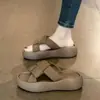 Sandálias Femininas Modernas para Uso Externo 2024 Verão Novas Sandálias de Solado Grosso para Mulheres, Chinelos Slip-On de Solado Plano