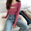 Design Sense Hollow-out Malhas de manga comprida para mulheres 2023 outono novo estilo slim-fit emagrecimento decote em V pulôver top