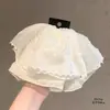 Grampo de Cabelo com Bordado de Renda para Mulheres, Acessório de Cabelo Branco Estilo Saia, Estilo Doce Coreano com Detalhes de Pérolas, Presilha de Tubarão para a Parte de Trás da Cabeça