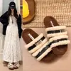 Pantuflas de suela gruesa para mujer, nuevo estilo otoño/invierno 2026, de felpa para interior/exterior, pantuflas peludas de suela plana, zapatos casuales versátiles para mujer