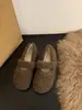 Zapatos planos versátiles estilo Mary Jane para mujer, adecuados para usar en exteriores, nueva colección Otoño/Invierno 2025, zapatos de algodón con forro de felpa, zapatos de un solo color