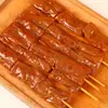 Em Estoque Fornecimento Direto Espetinhos de Tofu Picante Yihhe, Espetinhos Vegetarianos de Cordeiro, Lanches Picantes de 100g Atacado e Dropshipping