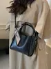 Cross2026 Otoño Invierno Nuevo Bolso de Mano Retro Bolso de Hombro Único para Mujer Bolso Cruzado Tipo Cubo Versátil para Salidas de Moda