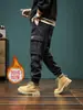 E-commerce Transfronterizo del Sudeste Asiático Pantalones Casuales de Terciopelo Grueso Otoño/Invierno para Hombre Joggers Sueltos Tendencia Americana Multibolsillo