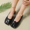Mocasines planos de talla grande transfronterizos europeos y americanos para mujer, zapatos náuticos de verano de corte bajo sin cordones, zapatos de pezuña de cerdo con punta dividida de herradura