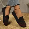 Sapatos Femininos Slip-on de Malha Flyknit Plus Size Transfronteiriços Primavera 2026 Novos Sapatos Individuais Femininos Casuais Confortáveis e Modernos de Fundo Plano