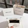 Entrega en una sola pieza moda bordada de lujo ligero bolso Diana 2023 hombro bandolera Bolso de mano de alto nivel al por mayor