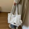 Bolsa feminina 2023 nova outono e inverno transversal bolsa de balde de grande capacidade estilo coreano veludo cotelê veludo cotelê flanela portátil bolsa grande