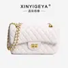 Bolsa Feminina de Luxo Estilo Chanel 2026 Nova Moda Versátil Acolchoada Transversal Casual Simples de Ombro Pequena Quadrada