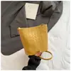 Bolsos Coreanos de Moda para Mujer 2026 Nuevo Estilo Bolso Cruzado Tejido Tipo Cubo Bolso de Hombro Simple Casual Bolso para el Hombro para Viajes