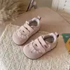 2026 Primavera Nuevos Zapatos de Entrenamiento Transpirables de Malla para Niños Alemanes Niñas Suela Suave Antideslizantes de Velcro Zapatos Deportivos para Bebé