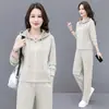 Moletom com Capuz e Zíper de Algodão de Alta Qualidade, Conjunto Esportivo Casual da Moda para Mulheres, Conjunto de Duas Peças para Primavera e Outono para Mães de Meia-Idade