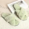 Pantuflas de casa cruzadas imitación pelo de conejo pequeño con pedrería caliente pantuflas de felpa pantuflas cálidas para casa señoras fabricantes venta al por mayor
