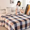 Manta de franela, manta pequeña, colcha, manta tipo plaid de forro polar coral para todas las estaciones, manta pequeña para siesta en la oficina y aire acondicionado, para usar en la cama
