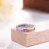 Anillo de princesa de zafiro cultivado de 2 mm con banda completa de gradiente arcoíris, clásico y moderno, bañado en plata S925 con oro de 18 quilates