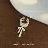 Impresionante anillo de diamantes vintage, diseño de nicho retro exquisito de lujo ligero con un toque de alta gama y artesanía intrincada