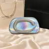Bolsa de mão de luxo leve transfronteiriça com cobra enrolada em metal dourado, padrão de cobra dourada, bolsa de casca dura, bolsa de banquete versátil e moderna, transversal