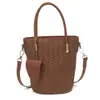 Bolsa de Mão Cesta de Legumes com Padrão Trançado Bolsa Balde para Mulheres 2026 Novo Modelo Textura de Alta Qualidade Luxo Leve Versátil Bolsa de Ombro Transversal