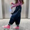 Jeans para Meninas Primavera e Outono Estilo Western para Bebês Calças Harem da Moda Personalidade Infantil Marca Tendência Estilo Coreano Calças Cenoura Largas Celebridade da Internet