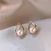 Brincos Únicos de Personalidade Retro de Luxo Leve, Item Quente de Celebridade da Internet, Brincos de Alto Padrão Estilo Hong Kong, Acessórios de Orelha Exagerados Estilo Ins Japonês e Coreano