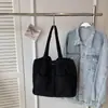 Bolsa Feminina de Veludo Cotelê 2026 Nova Moda Casual de Verão Bolsa Tote para o Dia a Dia Bolsa de Ombro de Grande Capacidade