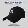 Gorra de béisbol de circunferencia de cabeza grande estilo coreano logo R ala ancha hace que la cara se vea más pequeña gorra de pico profundo corona alta tamaño grande sombrero de corona suave 65 cm