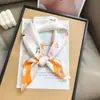 Bufanda de Seda Nueva con Estampado Floral de Verano para Mujer, Bufanda Cuadrada Pequeña Elegante y Versátil a la Moda, Protector de Cuello Pequeño Atmosférico Estilo Coreano