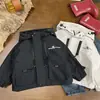 Chaqueta con capucha para niño 2026 Otoño, Cortavientos de Trabajo Fresco y Elegante para Niños, Chaqueta para Niño Talla Pequeña y Mediana, Parka de Moda
