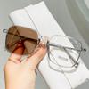 2055 gafas para miopía fotocromáticas que cambian de color, montura grande para hombre y mujer, montura de gafas ultraligera, cambio a gris té, aspecto sencillo, joven, gafas anti luz azul