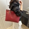 Bolso de Hombro Tejido de Moda Texturizado Estilo Europeo y Americano 2025 Nuevo Bolso de Hombro Simple Casual de Moda para Mujer Bolso Tote de Gran Capacidad