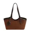 Bolso de mano informal de gamuza para mujer 2025 Otoño Nuevo estilo de gama alta estilo extranjero de un solo hombro accesible para la axila Bolso de mano de lujo